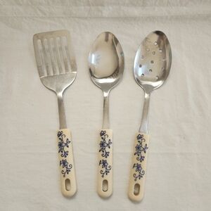 Temp-tations Blue Floral Lace Serving Utensil Set